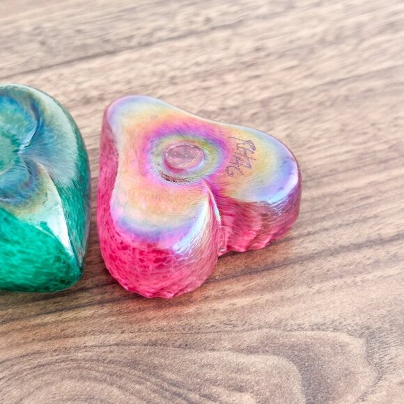 Set of 2 Signed Robert Held Glass Heart Paperweights - Picture 3 of 5